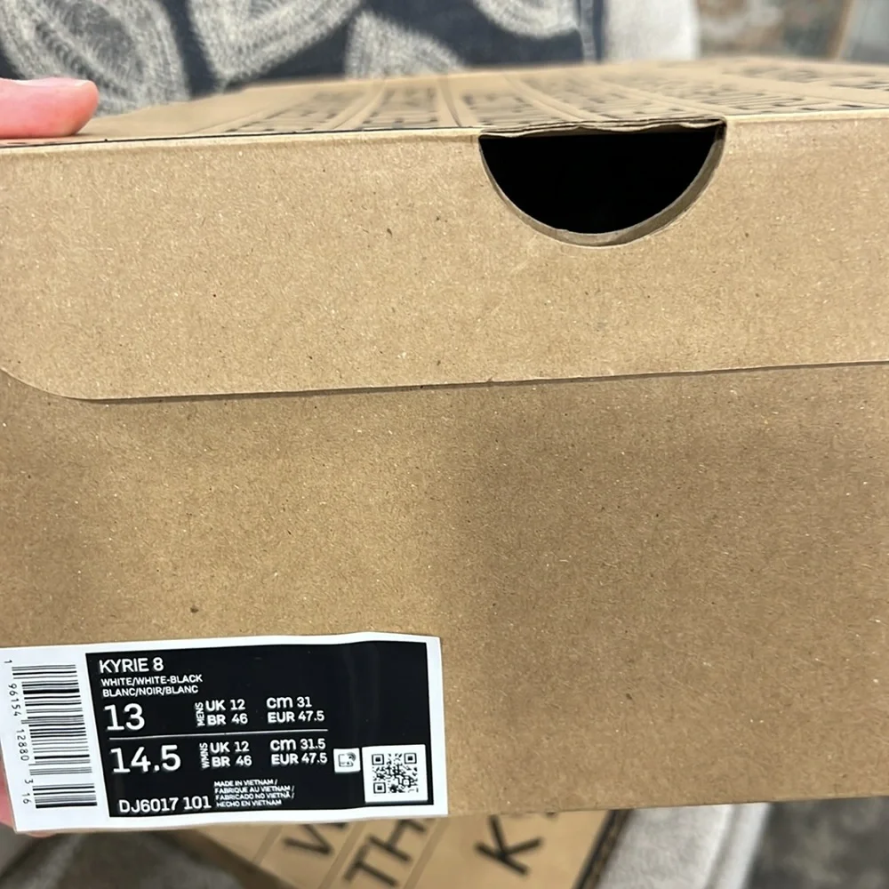 Nike Men’s Black, White & Pink Running Sneakers